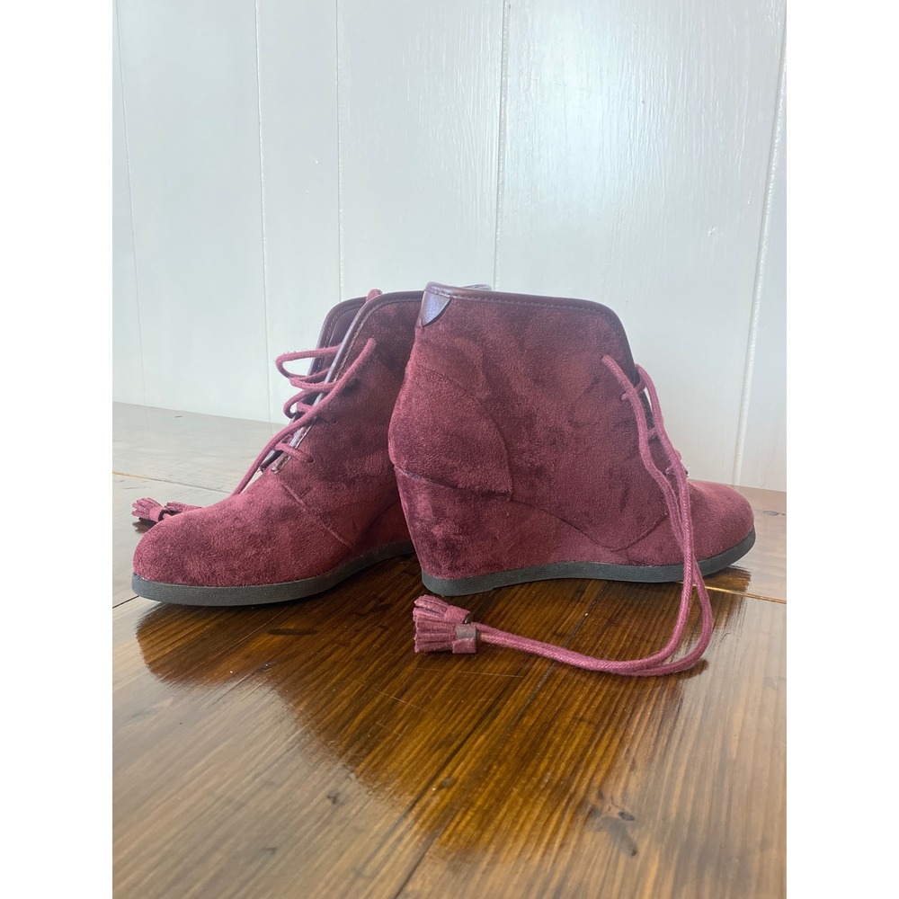 Madden Girl Dallyy Burgundy Faux Suede Wedge Booties Tassels 6.5M SKU DC1